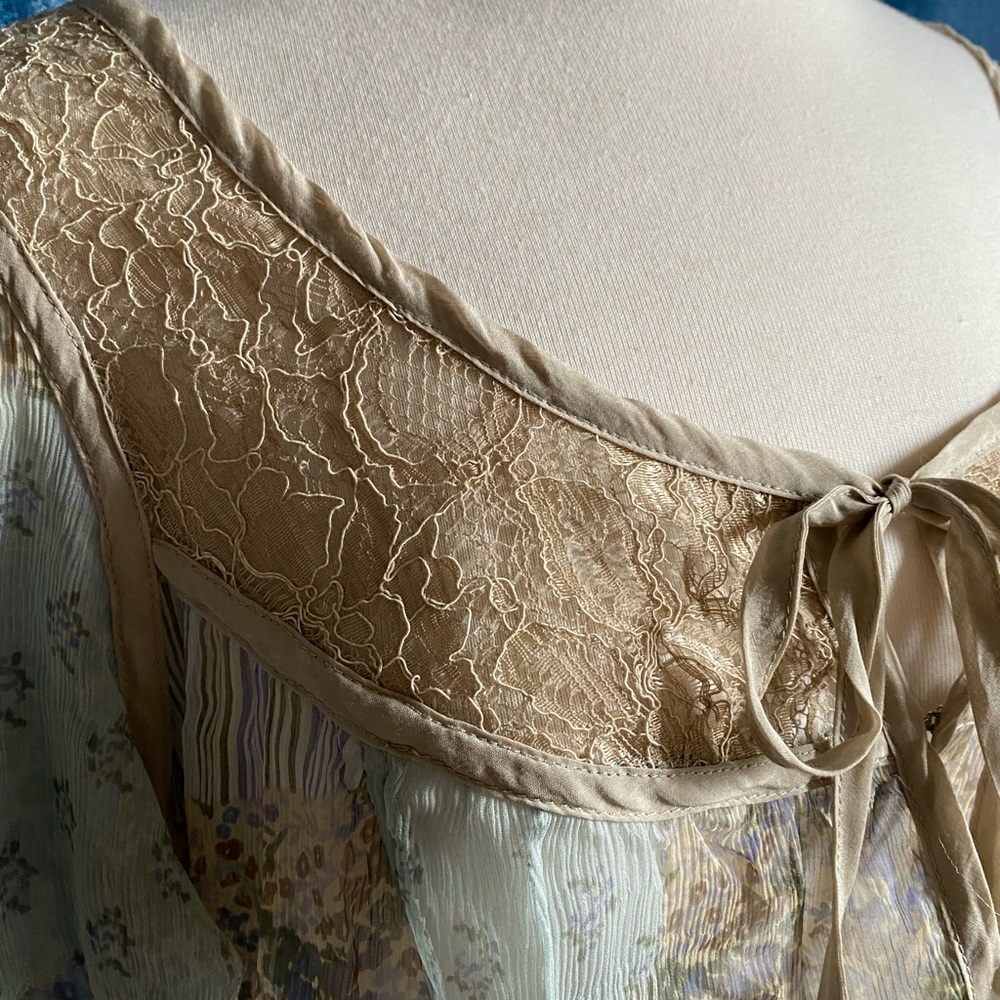 Lovely Trinity Lacy Blouse, L - Picture 4 of 5